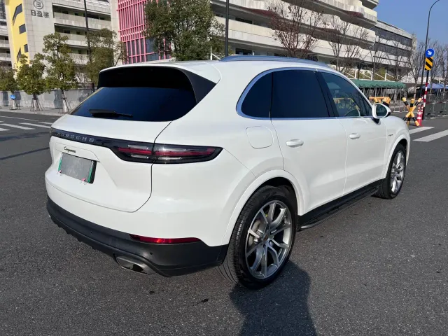 Porsche Cayenne — Фото автомобиля 5