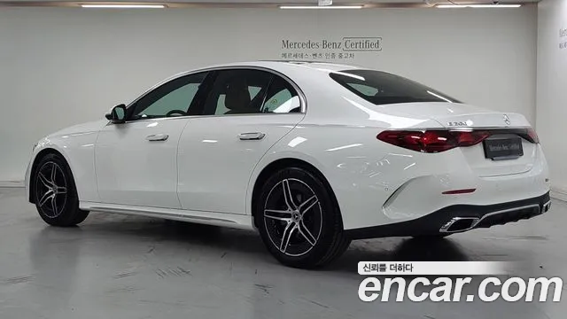 Mercedes-Benz E-Class — Фото автомобиля 2
