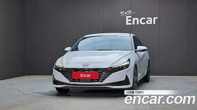 Hyundai AVANTE Avante (CN7) — Фото автомобиля 3