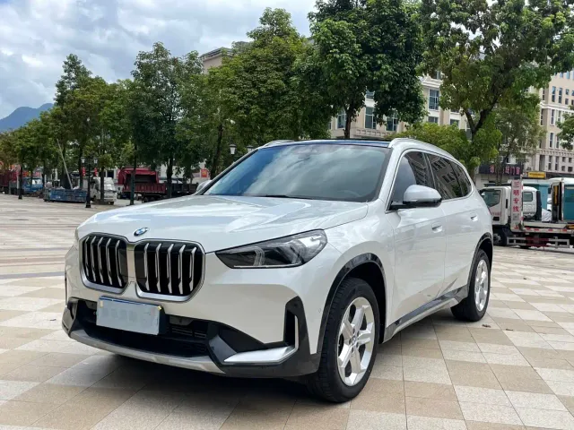 Фотография автомобиля — BMW X1