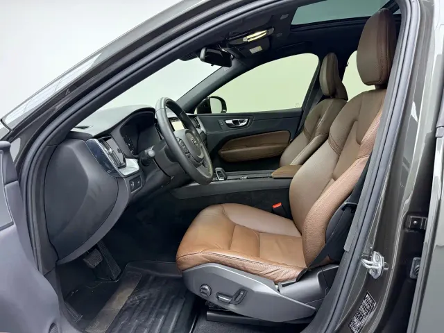 Volvo XC60 — Фото автомобиля 4