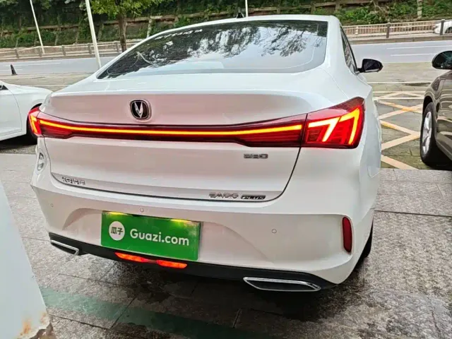 Changan Eado — Фото автомобиля 5