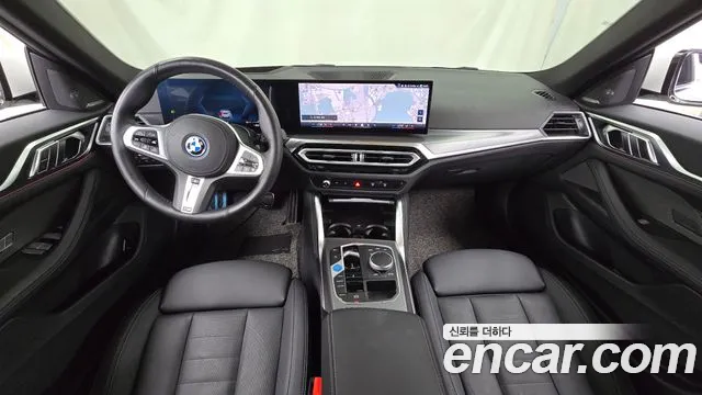BMW i4 — Фото автомобиля 7
