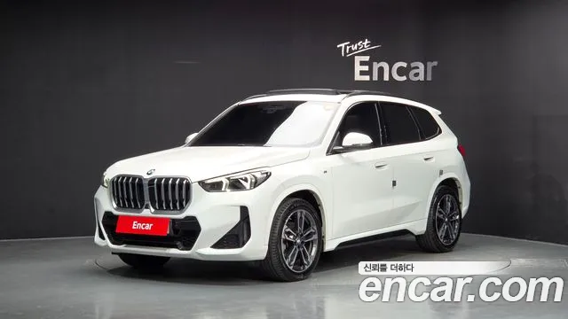 Фотография автомобиля — BMW X1 U11