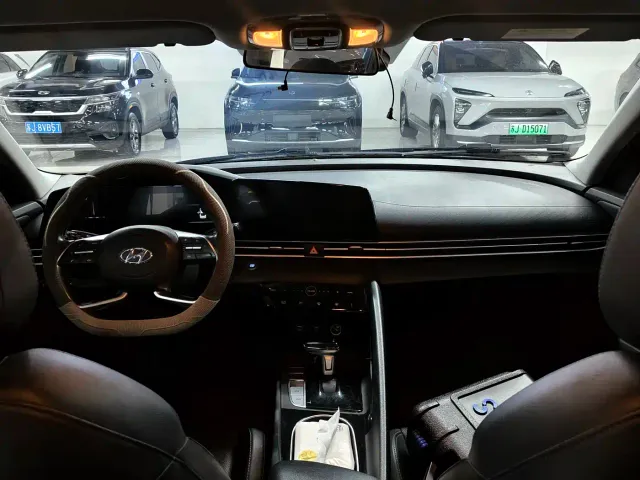 Hyundai Elantra — Фото автомобиля 7