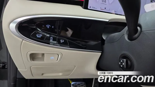 Genesis GV70 — Фото автомобиля 25