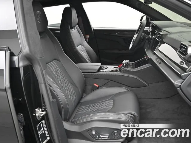 Lamborghini Urus — Фото автомобиля 10