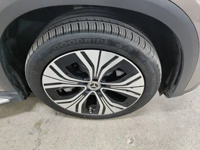 Mercedes-Benz EQE SUV — Фото автомобиля 11