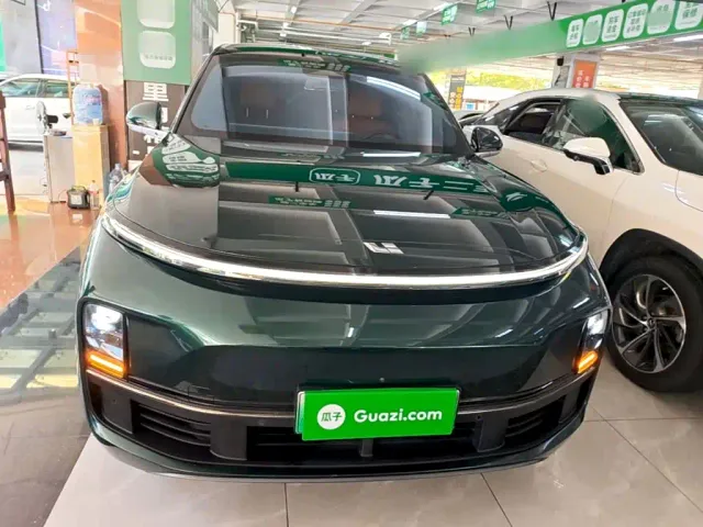Li Auto L8 — Фото автомобиля 2