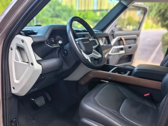 Land Rover Defender — Фото автомобиля 7
