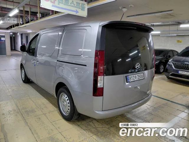 Hyundai Staria Staria Карго 3 места — Фото автомобиля 4