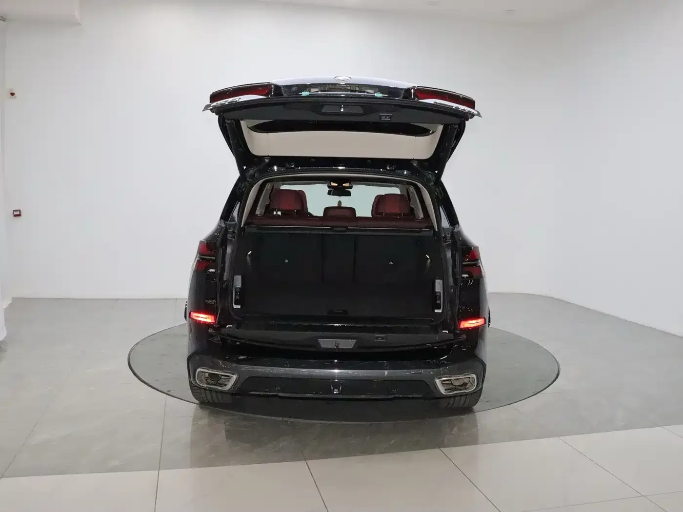 BMW BMW X5 2023 xDrive 30Li Premium M Sport Black Night Package — Фото автомобиля 14