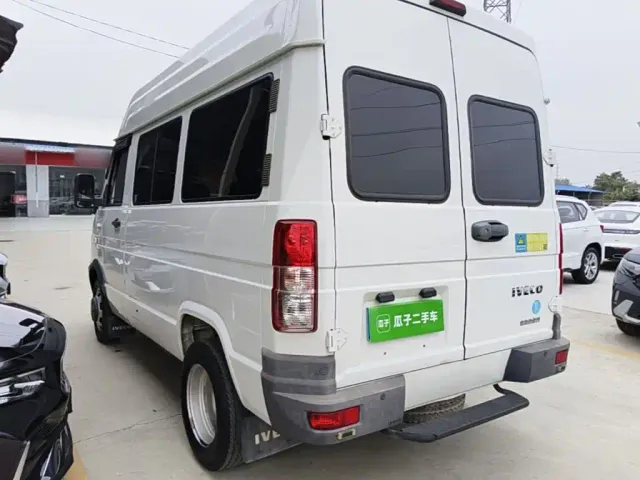 Iveco Daily — Фото автомобиля 4