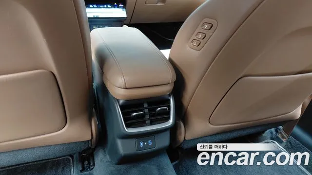 Hyundai Grandeur GN7 — Фото автомобиля 28