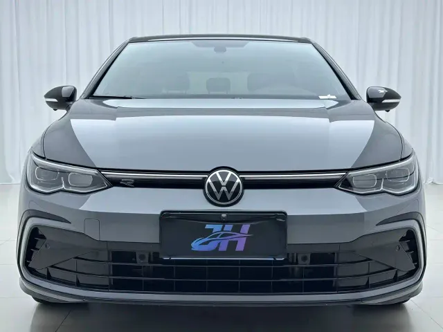 Volkswagen Golf — Фото автомобиля 2