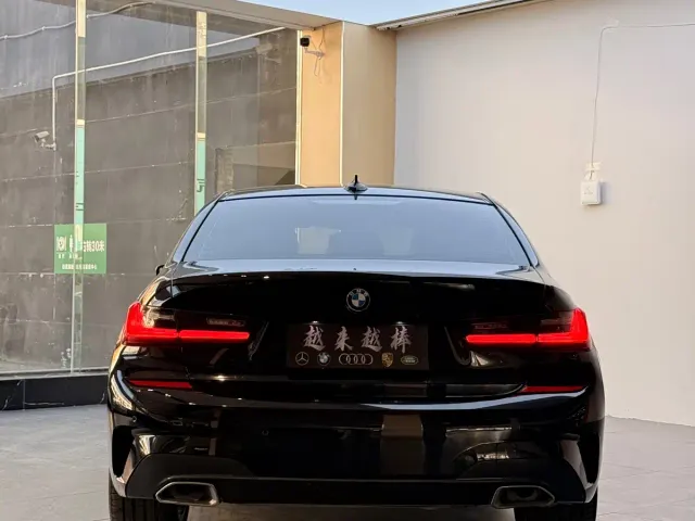 BMW 3 Series — Фото автомобиля 11
