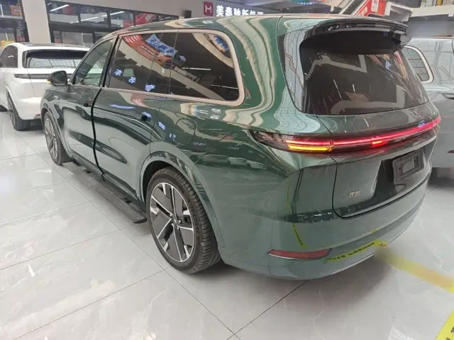 Li Auto L9 — Фото автомобиля 4