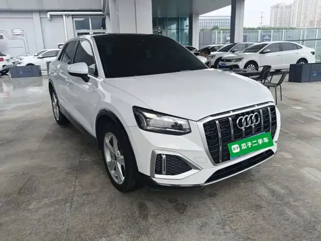 Audi Q2L — Фото автомобиля 3