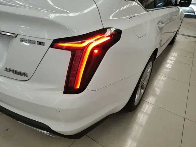 Cadillac CT5 — Фото автомобиля 7