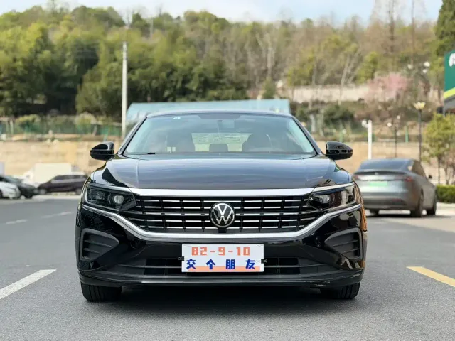 Volkswagen Passat — Фото автомобиля 2