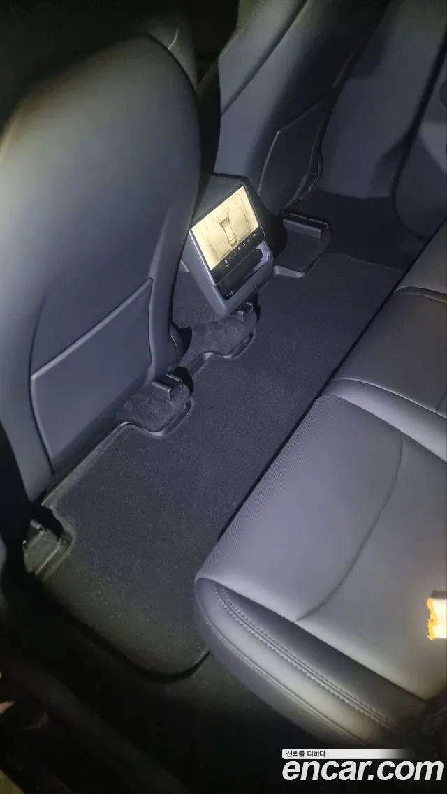 Tesla Model Y — Фото автомобиля 7
