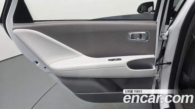 Hyundai Ioniq 6 — Фото автомобиля 14