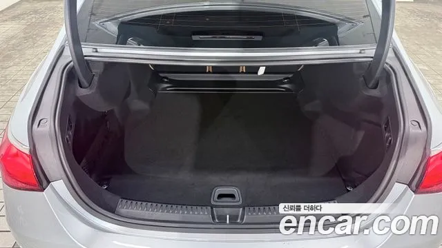 Mercedes-Benz E-Class — Фото автомобиля 11