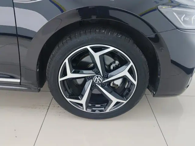 Volkswagen Passat — Фото автомобиля 6