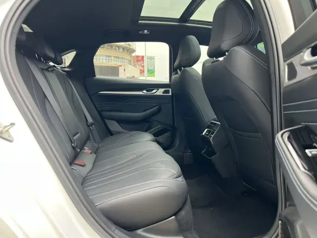 Geely Xingrui — Фото автомобиля 14