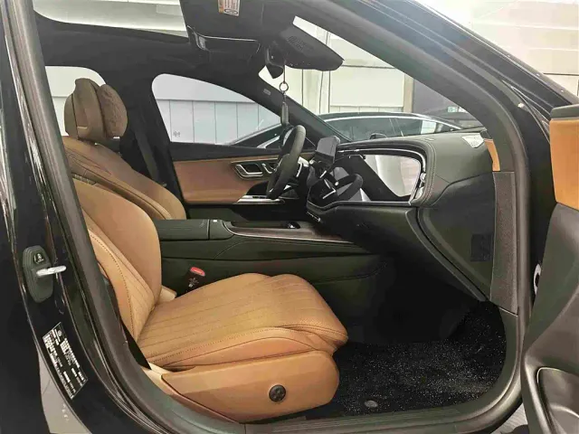 Mercedes-Benz E-Class — Фото автомобиля 18