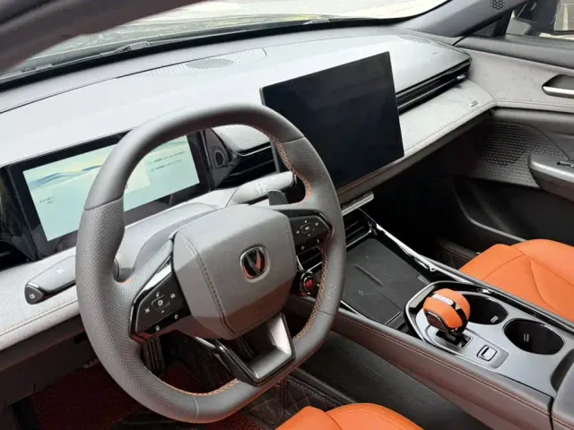 Changan Changan UNI-V 2025 1.5T Sport Edition — Фото автомобиля 18