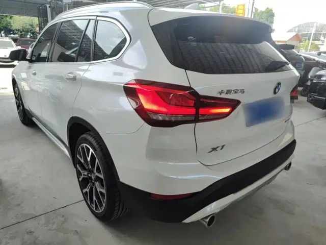BMW X1 — Фото автомобиля 4