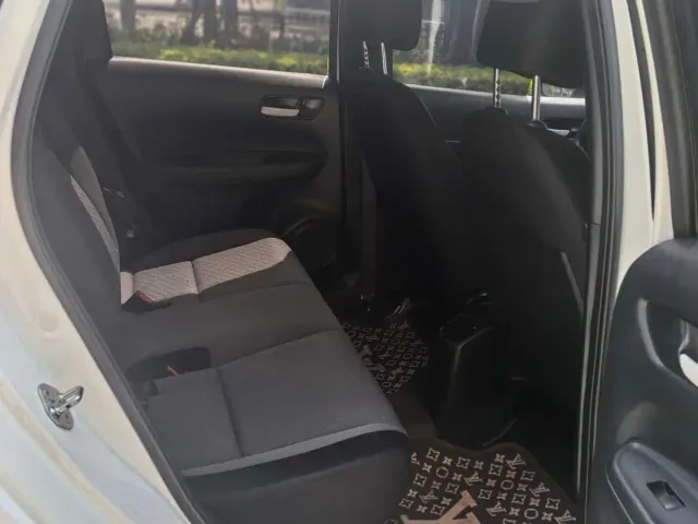 Honda Fit — Фото автомобиля 5