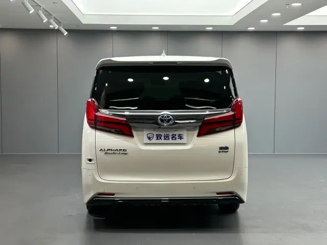 Toyota Alphard — Фото автомобиля 5