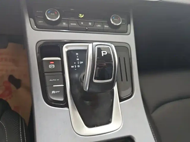 Geely Boyue — Фото автомобиля 13