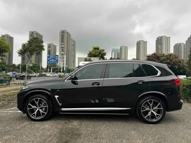 BMW X5 — Фото автомобиля 3
