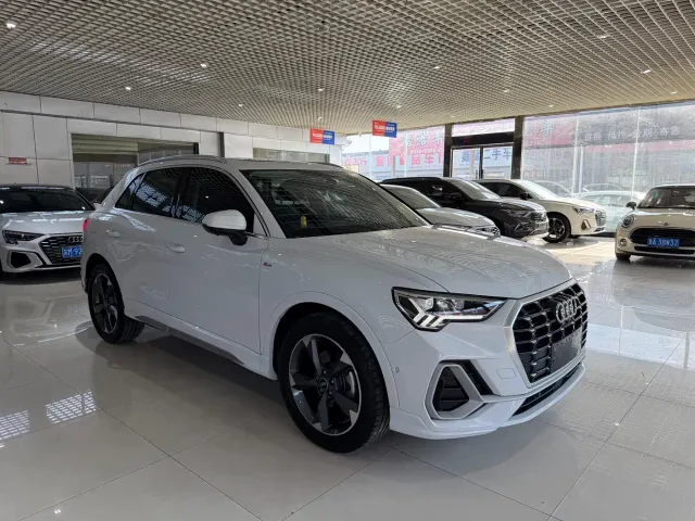 Audi Q3 — Фото автомобиля 3