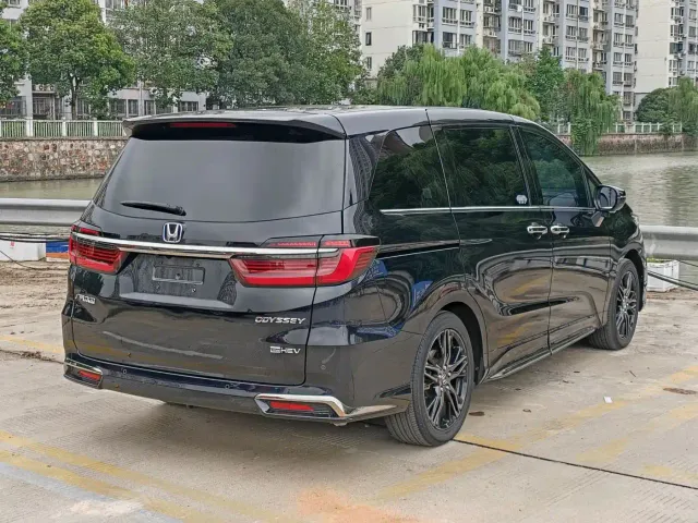 Honda Odyssey — Фото автомобиля 15