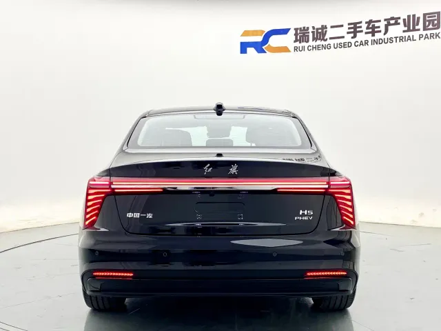 Hongqi H5 PHEV — Фото автомобиля 6