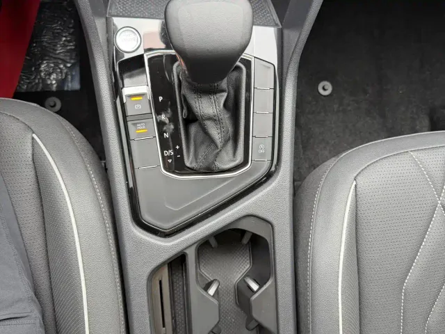 Volkswagen Tiguan L — Фото автомобиля 24