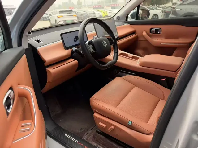 Leapmotor C10 — Фото автомобиля 4