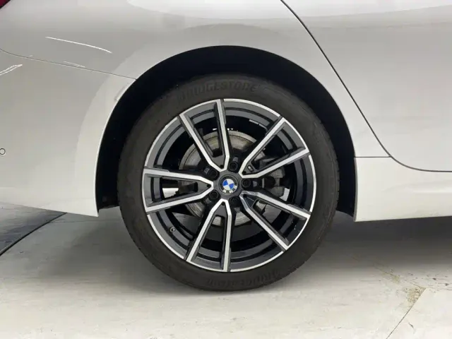 BMW 3 Series — Фото автомобиля 11