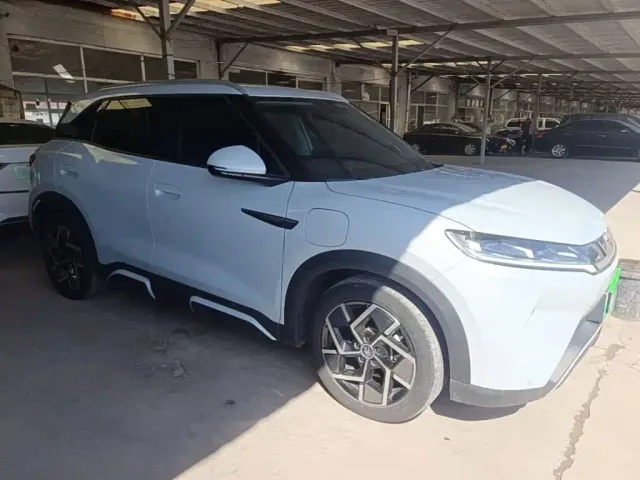 BYD Yuan UP — Фото автомобиля 3
