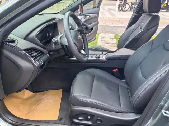 Cadillac CT5 — Фото автомобиля 8