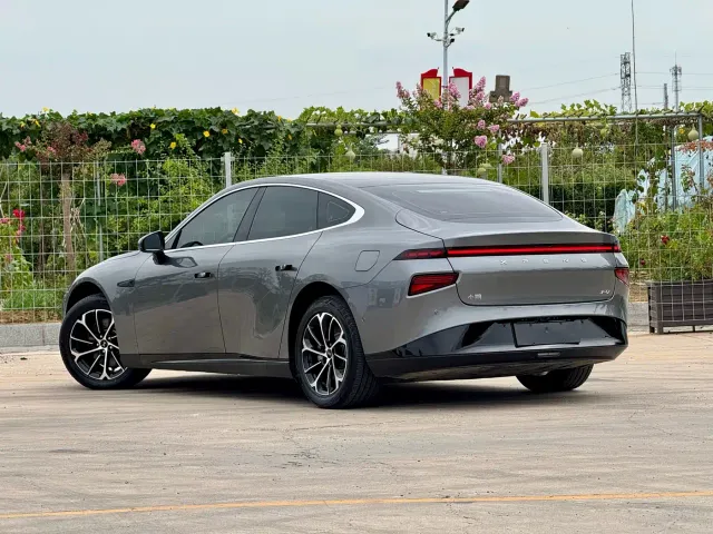 Xpeng P7 — Фото автомобиля 5