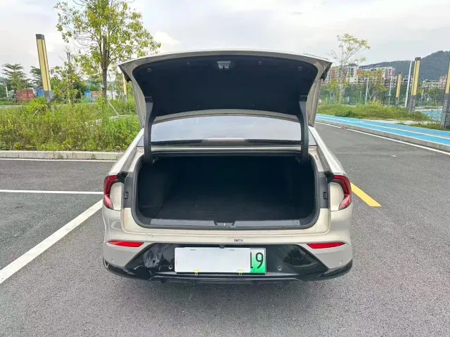 Wuling Starlight — Фото автомобиля 18
