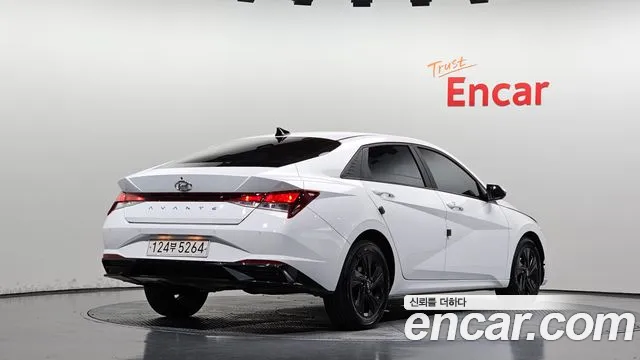 Hyundai Avante CN7 — Фото автомобиля 2