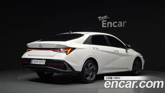 Hyundai Avante — Фото автомобиля 2