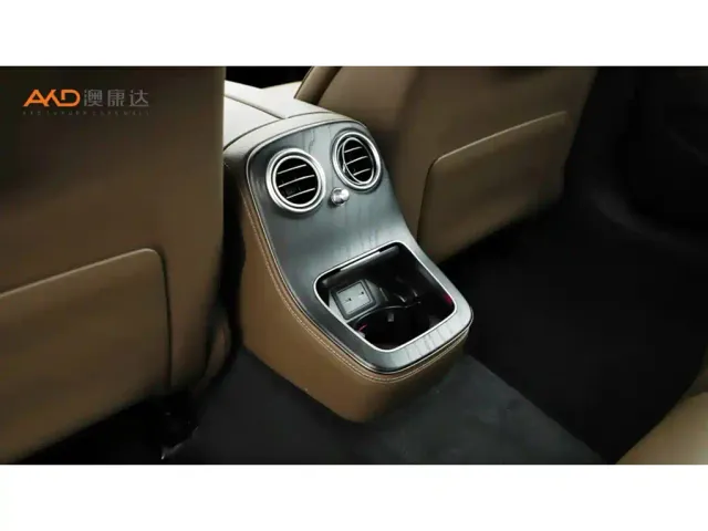 Mercedes-Benz E-Class — Фото автомобиля 9