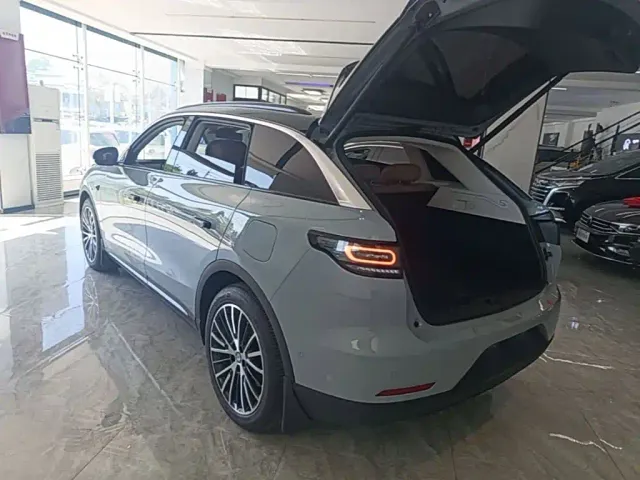 Leapmotor C11 — Фото автомобиля 4